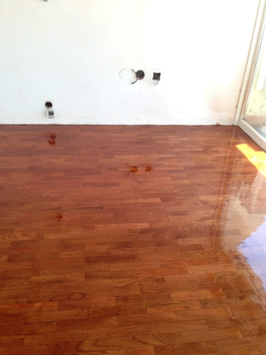 Teñido de parquet 2 en El Prat de Llobregat